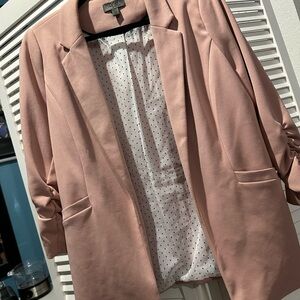 Elegant Blush Pink Women's Blazer